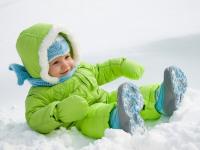 Как одеть ребенка зимой на прогулку - консультация для родителей